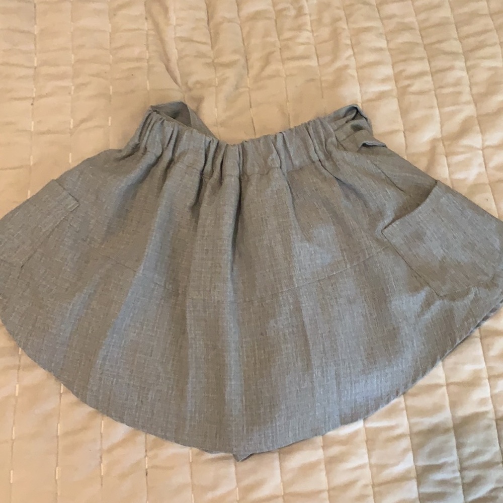 Grey cuff skort. Size 2 - Picture 4 of 4